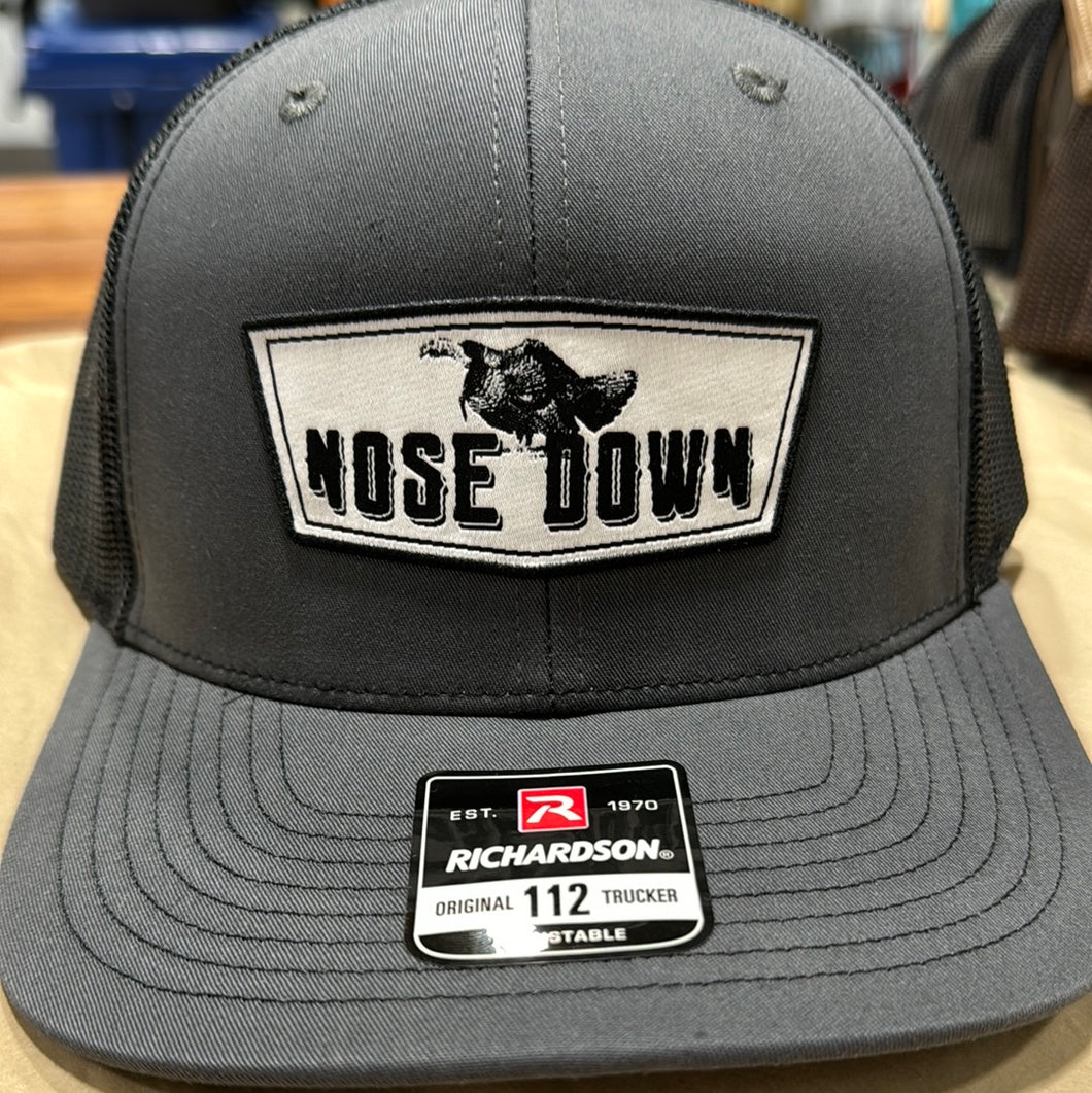 Nose Down-Thunder Chicken-Grey/Black