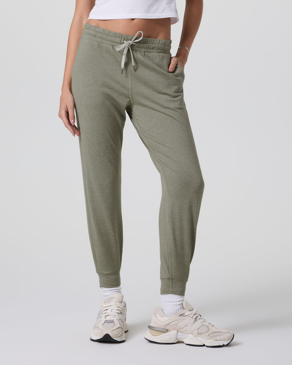 Vuori |Performance Jogger | Laurel Heather