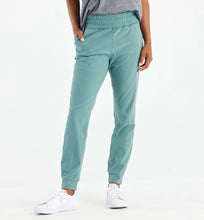 Load image into Gallery viewer, Free Fly-Women&#39;s Breeze Jogger
